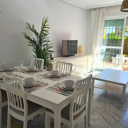 Ground Floor In Apartment *